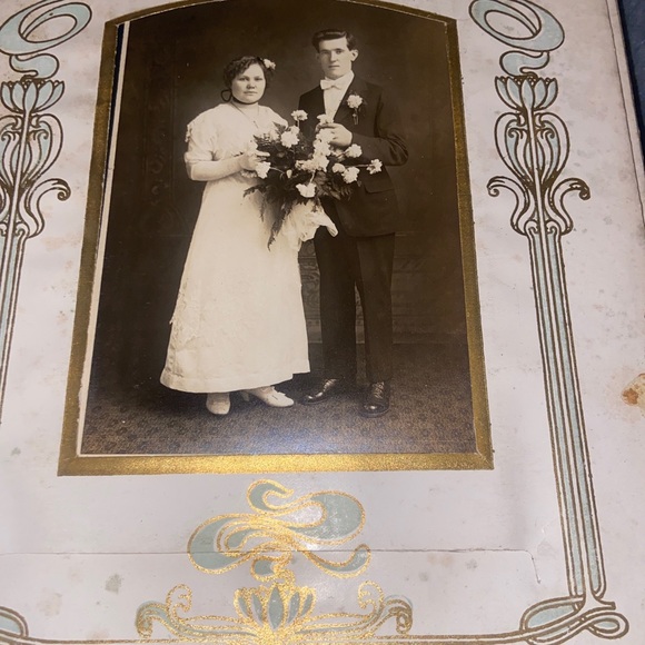 Antique Velvet Photo Album With Many Cabinet Cards 1800's/Early 1900's - Picture 11 of 17